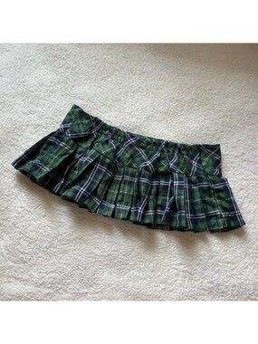Green plaid pleated micro skirt